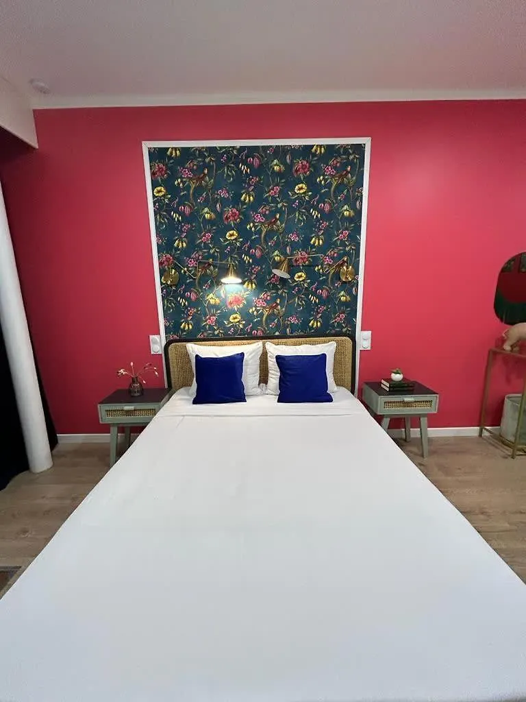 Stylish And Chic Apartment باريس