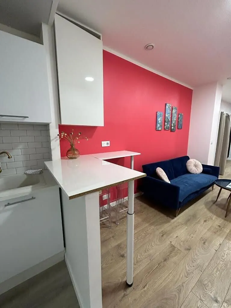 Stylish And Chic Apartment باريس