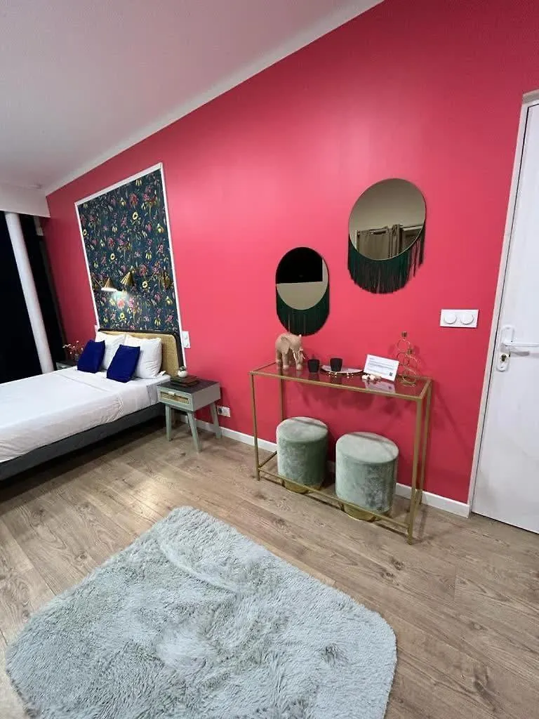 Stylish And Chic Apartment Paris